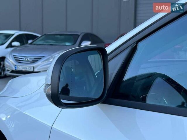 Вольво B60 2014 у Львові на Automoto.ua Білий Вольво B60, об'ємом двигуна 2 л та пробігом 300 тис. км за 13940 $, фото 11 на Automoto.ua