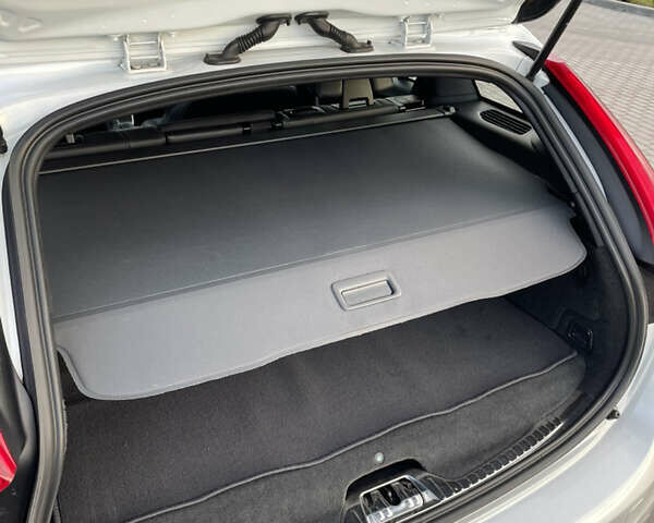 Белый Вольво B60, объемом двигателя 2.4 л и пробегом 214 тыс. км за 17299 $, фото 69 на Automoto.ua