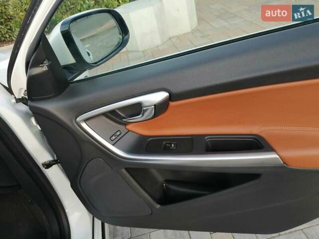 Білий Вольво B60, об'ємом двигуна 2.4 л та пробігом 377 тис. км за 14500 $, фото 9 на Automoto.ua