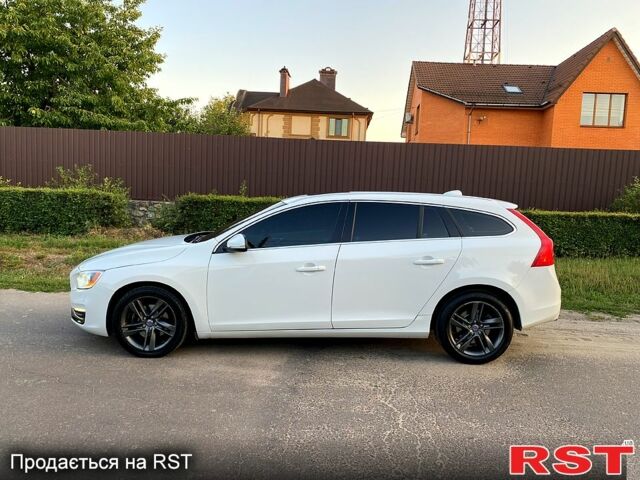 Білий Вольво B60, об'ємом двигуна 2 л та пробігом 250 тис. км за 14500 $, фото 3 на Automoto.ua