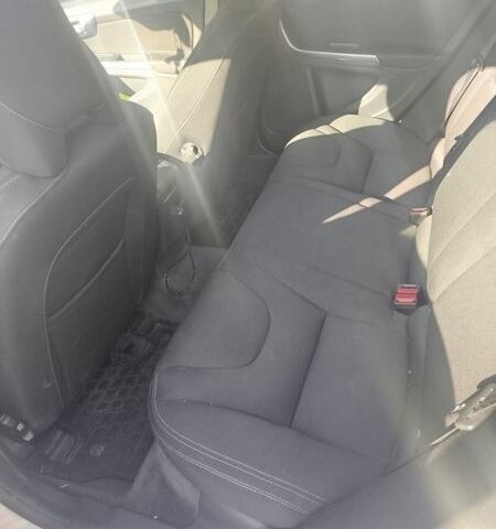 Білий Вольво B60, об'ємом двигуна 1.99 л та пробігом 249 тис. км за 12900 $, фото 6 на Automoto.ua