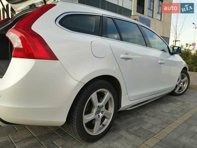 Білий Вольво B60, об'ємом двигуна 2.4 л та пробігом 377 тис. км за 14500 $, фото 33 на Automoto.ua