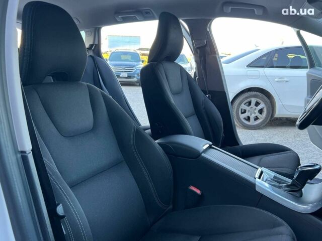 Белый Вольво B60, объемом двигателя 2 л и пробегом 300 тыс. км за 13940 $, фото 36 на Automoto.ua