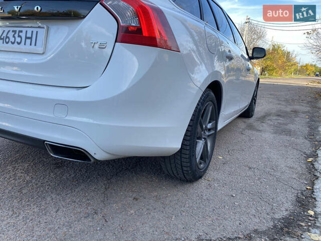 Вольво B60 2014 у Кропивницькому (Кіровограді) на Automoto.ua Білий Вольво B60, об'ємом двигуна 2 л та пробігом 249 тис. км за 12500 $, фото 9 на Automoto.ua