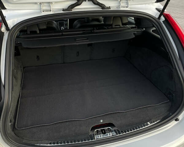 Белый Вольво B60, объемом двигателя 2.4 л и пробегом 214 тыс. км за 17299 $, фото 70 на Automoto.ua