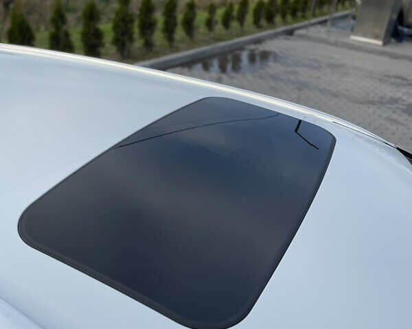 Белый Вольво B60, объемом двигателя 2.4 л и пробегом 214 тыс. км за 17299 $, фото 30 на Automoto.ua