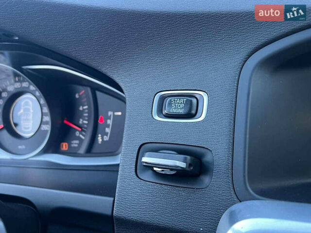 Вольво B60 2014 у Львові на Automoto.ua Білий Вольво B60, об'ємом двигуна 2 л та пробігом 300 тис. км за 13940 $, фото 24 на Automoto.ua