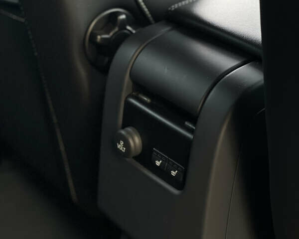 Белый Вольво B60, объемом двигателя 2.4 л и пробегом 214 тыс. км за 17299 $, фото 61 на Automoto.ua