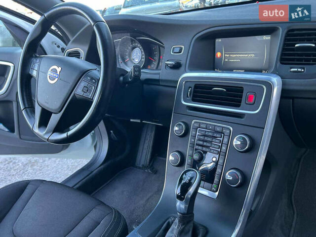 Вольво B60 2014 у Львові на Automoto.ua Білий Вольво B60, об'ємом двигуна 2 л та пробігом 300 тис. км за 13940 $, фото 37 на Automoto.ua