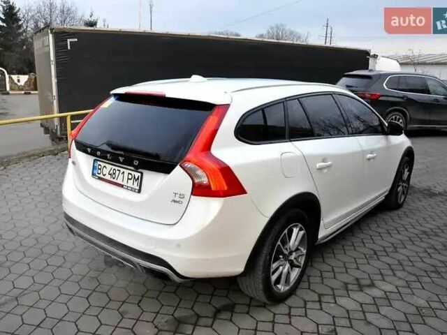 Белый Вольво B60, объемом двигателя 2.5 л и пробегом 161 тыс. км за 13999 $, фото 5 на Automoto.ua