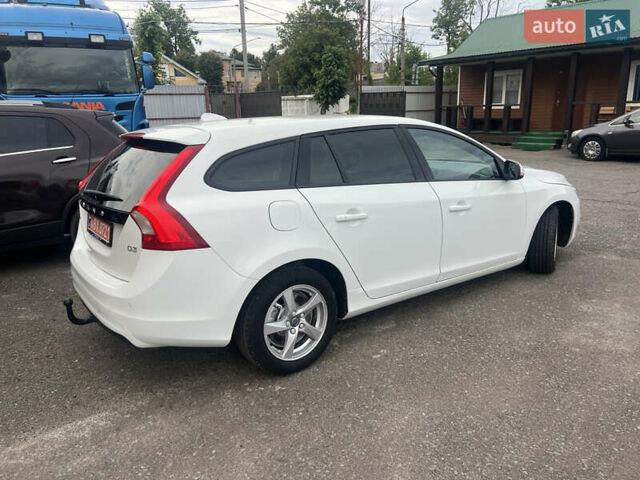 Білий Вольво B60, об'ємом двигуна 2 л та пробігом 282 тис. км за 11700 $, фото 4 на Automoto.ua