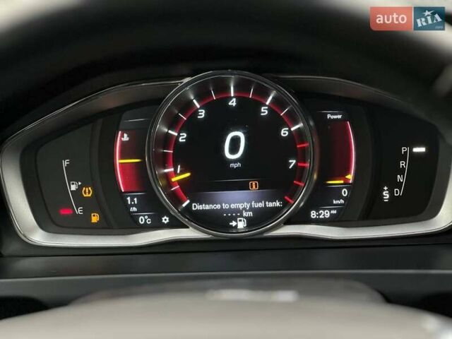 Белый Вольво B60, объемом двигателя 2.5 л и пробегом 203 тыс. км за 14000 $, фото 10 на Automoto.ua