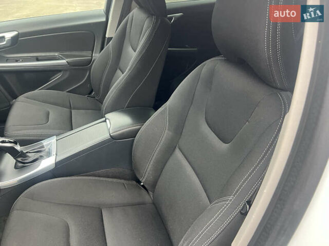 Білий Вольво B60, об'ємом двигуна 2 л та пробігом 282 тис. км за 11700 $, фото 14 на Automoto.ua