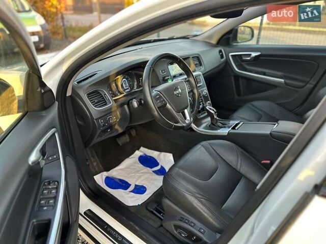 Білий Вольво B60, об'ємом двигуна 2.5 л та пробігом 203 тис. км за 15500 $, фото 11 на Automoto.ua