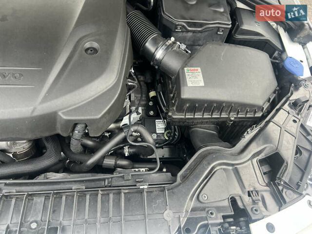 Білий Вольво B60, об'ємом двигуна 2 л та пробігом 282 тис. км за 11700 $, фото 23 на Automoto.ua