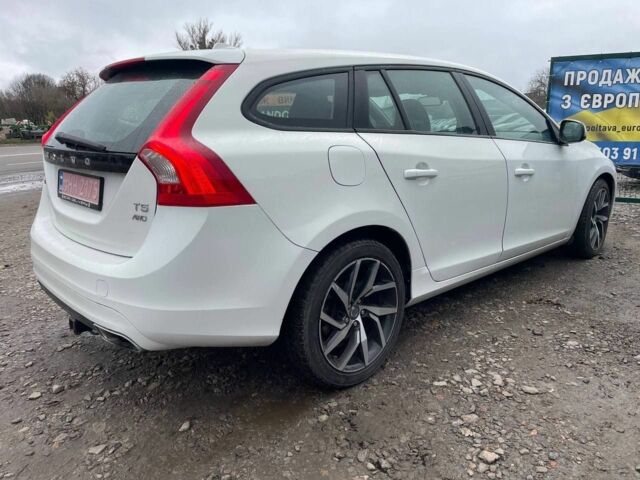 Білий Вольво B60, об'ємом двигуна 2.5 л та пробігом 253 тис. км за 10500 $, фото 1 на Automoto.ua