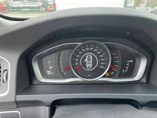 Белый Вольво B60, объемом двигателя 2.5 л и пробегом 253 тыс. км за 11200 $, фото 5 на Automoto.ua