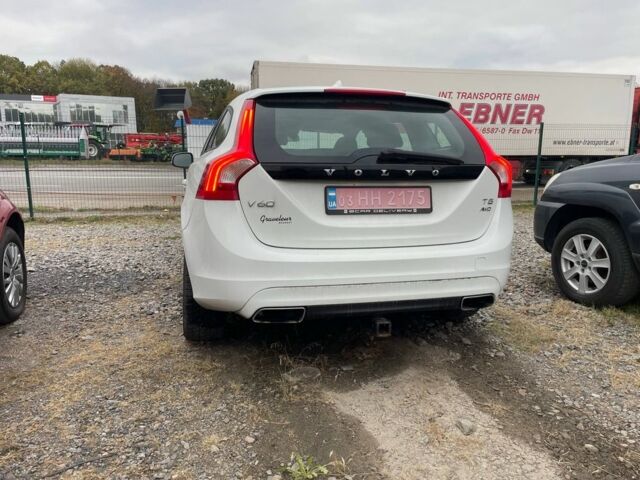 Белый Вольво B60, объемом двигателя 2.5 л и пробегом 253 тыс. км за 11200 $, фото 3 на Automoto.ua