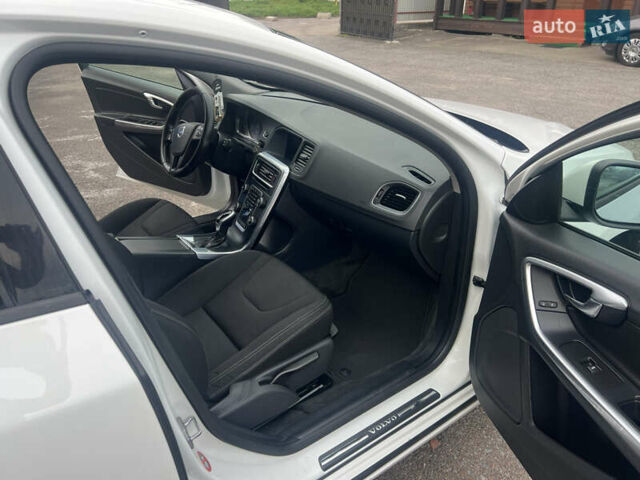 Білий Вольво B60, об'ємом двигуна 2 л та пробігом 282 тис. км за 11700 $, фото 19 на Automoto.ua