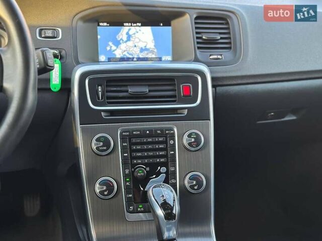 Білий Вольво B60, об'ємом двигуна 2.5 л та пробігом 203 тис. км за 15500 $, фото 15 на Automoto.ua