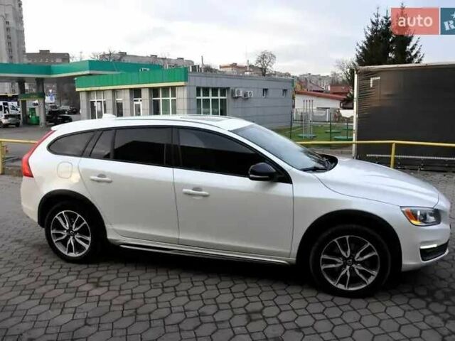 Белый Вольво B60, объемом двигателя 2.5 л и пробегом 161 тыс. км за 13999 $, фото 6 на Automoto.ua