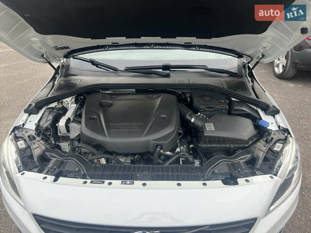 Білий Вольво B60, об'ємом двигуна 2 л та пробігом 282 тис. км за 11700 $, фото 22 на Automoto.ua