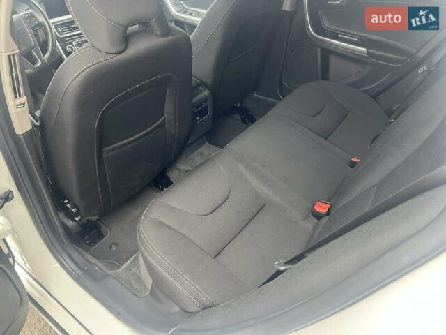 Білий Вольво B60, об'ємом двигуна 2 л та пробігом 282 тис. км за 11700 $, фото 16 на Automoto.ua