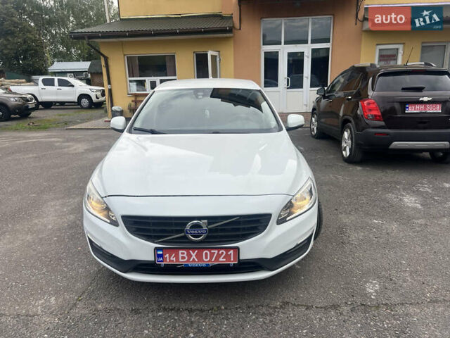 Білий Вольво B60, об'ємом двигуна 2 л та пробігом 282 тис. км за 11700 $, фото 1 на Automoto.ua