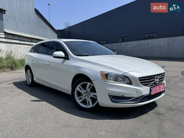 Белый Вольво B60, объемом двигателя 2 л и пробегом 155 тыс. км за 11200 $, фото 18 на Automoto.ua