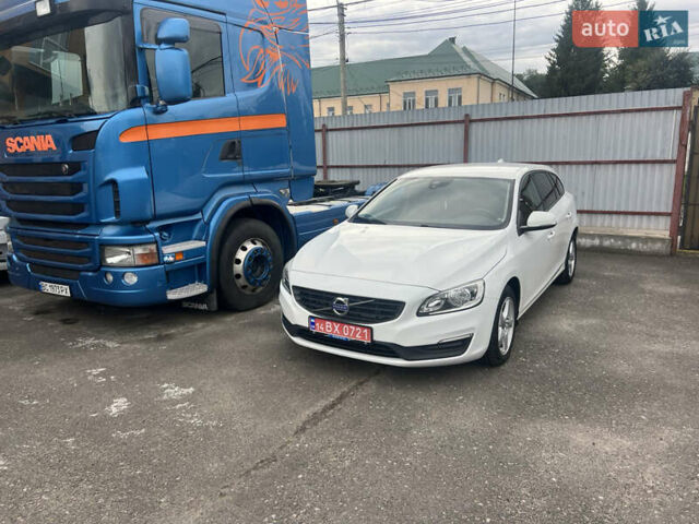 Білий Вольво B60, об'ємом двигуна 2 л та пробігом 282 тис. км за 12300 $, фото 8 на Automoto.ua