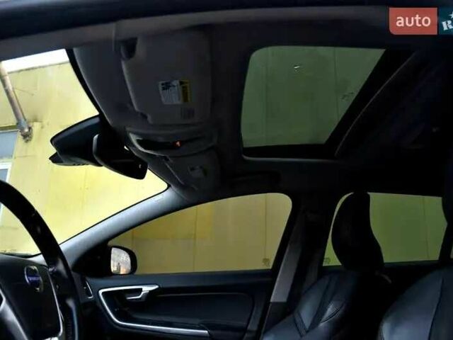 Белый Вольво B60, объемом двигателя 2.5 л и пробегом 161 тыс. км за 13999 $, фото 8 на Automoto.ua