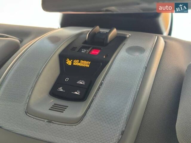 Білий Вольво B60, об'ємом двигуна 2.5 л та пробігом 203 тис. км за 15500 $, фото 17 на Automoto.ua