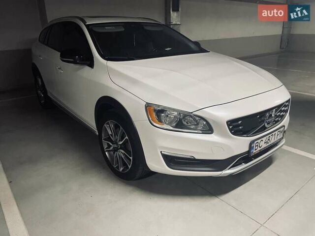 Белый Вольво B60, объемом двигателя 2.5 л и пробегом 161 тыс. км за 13900 $, фото 14 на Automoto.ua
