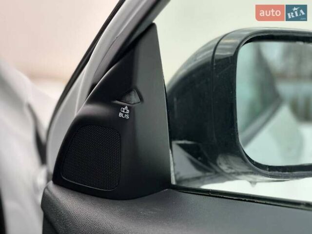 Белый Вольво B60, объемом двигателя 2.5 л и пробегом 203 тыс. км за 14000 $, фото 17 на Automoto.ua