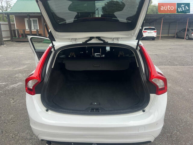 Білий Вольво B60, об'ємом двигуна 2 л та пробігом 282 тис. км за 11700 $, фото 17 на Automoto.ua