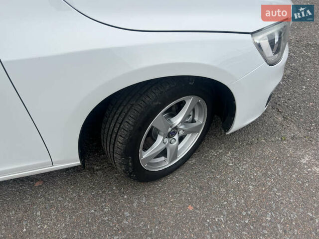 Білий Вольво B60, об'ємом двигуна 2 л та пробігом 282 тис. км за 11700 $, фото 20 на Automoto.ua