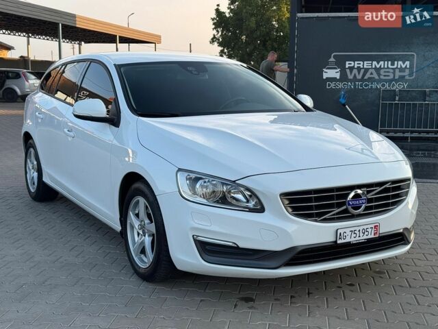 Білий Вольво B60, об'ємом двигуна 2 л та пробігом 260 тис. км за 12599 $, фото 2 на Automoto.ua