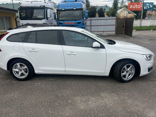 Білий Вольво B60, об'ємом двигуна 2 л та пробігом 282 тис. км за 11700 $, фото 3 на Automoto.ua