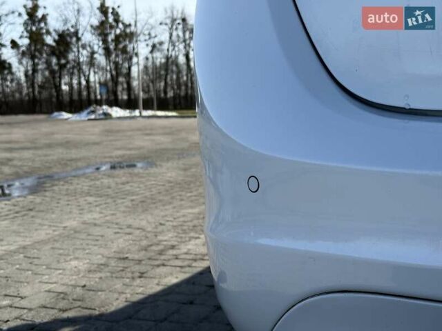 Белый Вольво B60, объемом двигателя 2 л и пробегом 251 тыс. км за 14299 $, фото 38 на Automoto.ua