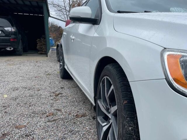 Білий Вольво B60, об'ємом двигуна 2.5 л та пробігом 253 тис. км за 10500 $, фото 5 на Automoto.ua