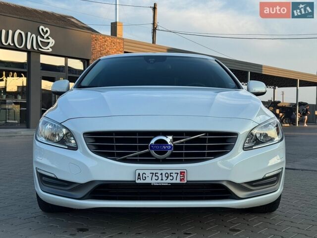 Білий Вольво B60, об'ємом двигуна 2 л та пробігом 260 тис. км за 12599 $, фото 7 на Automoto.ua