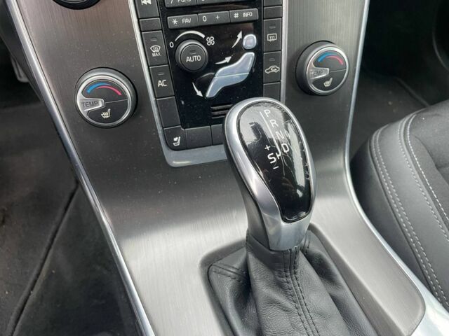 Белый Вольво B60, объемом двигателя 2.5 л и пробегом 253 тыс. км за 11200 $, фото 6 на Automoto.ua