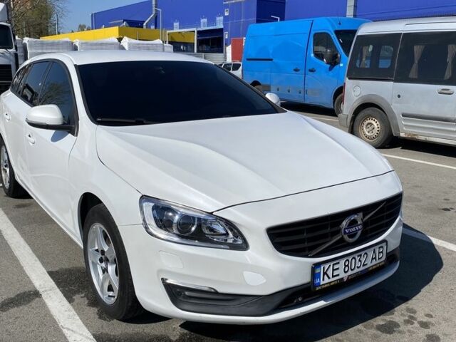 Білий Вольво B60, об'ємом двигуна 2 л та пробігом 268 тис. км за 13000 $, фото 1 на Automoto.ua