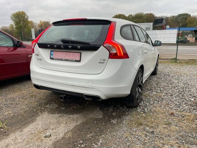 Белый Вольво B60, объемом двигателя 2.5 л и пробегом 253 тыс. км за 11200 $, фото 2 на Automoto.ua