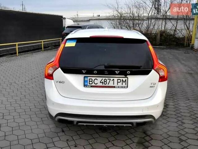 Белый Вольво B60, объемом двигателя 2.5 л и пробегом 161 тыс. км за 13999 $, фото 4 на Automoto.ua