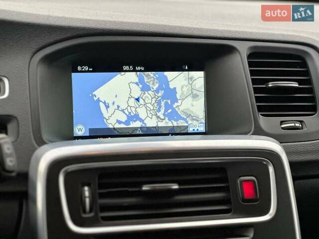 Белый Вольво B60, объемом двигателя 2.5 л и пробегом 203 тыс. км за 14000 $, фото 12 на Automoto.ua