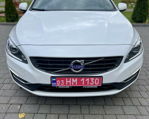 Вольво B60 2016 в Луцке на Automoto.ua Белый Вольво B60, объемом двигателя 2 л и пробегом 243 тыс. км за 15790 $, фото 14 на Automoto.ua