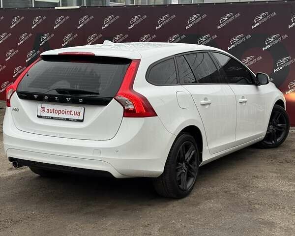 Белый Вольво B60, объемом двигателя 1.97 л и пробегом 243 тыс. км за 15800 $, фото 6 на Automoto.ua