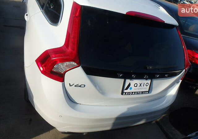 Белый Вольво B60, объемом двигателя 2 л и пробегом 122 тыс. км за 7500 $, фото 4 на Automoto.ua