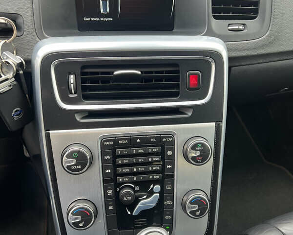 Вольво B60 2016 в Луцке на Automoto.ua Белый Вольво B60, объемом двигателя 2 л и пробегом 243 тыс. км за 15790 $, фото 44 на Automoto.ua